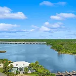 Stunning Condo In Pinnacle Port, Panama City Beach